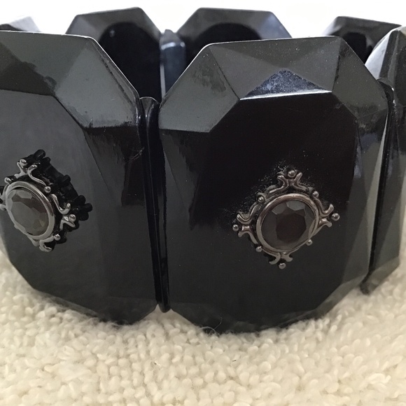 Liz Claiborne black statement bracelet 🎁 Free add on - Picture 1 of 5